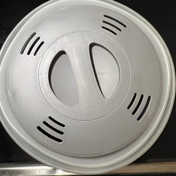 Collapsible Magnetic Microwave Cover 11–12 Inch with Handle, Grey Splatter Guard - Picture 5 of 11